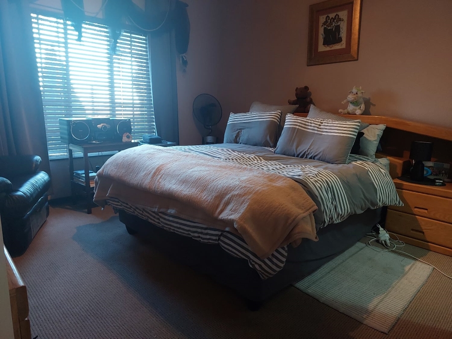 3 Bedroom Property for Sale in Safari Gardens North West